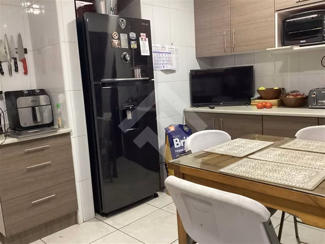 Casa en venta de 3 dorm. en La Reina UF 10.950.-