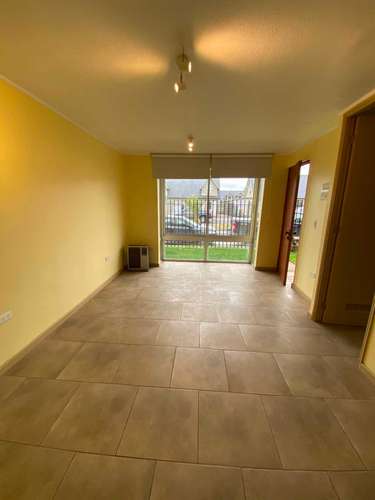 Moderna Casa con Excelente Conectividad (176034)