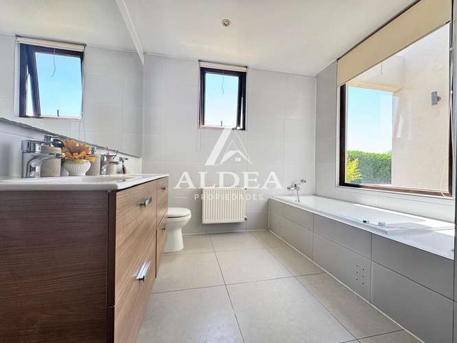 Totalmente Equipada En Condominio Excelente Estado - Imagen 19
