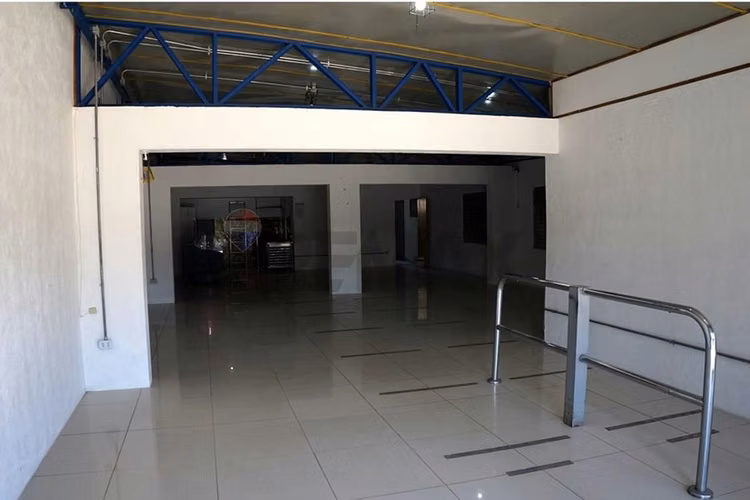 Local comercial con patente en yumbel