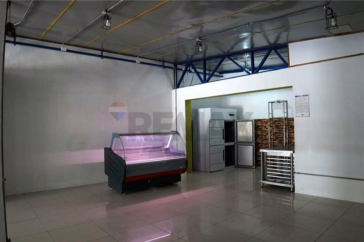 Local comercial con patente en yumbel