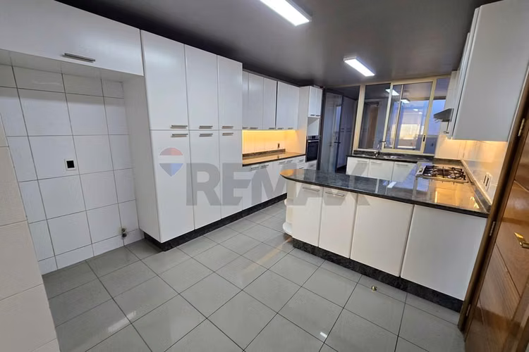 Exclusivo penthouse en el golf ! 4d + sala