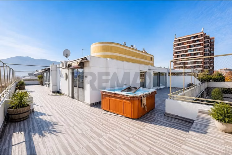 Penthouse norte con terraza 140 m²