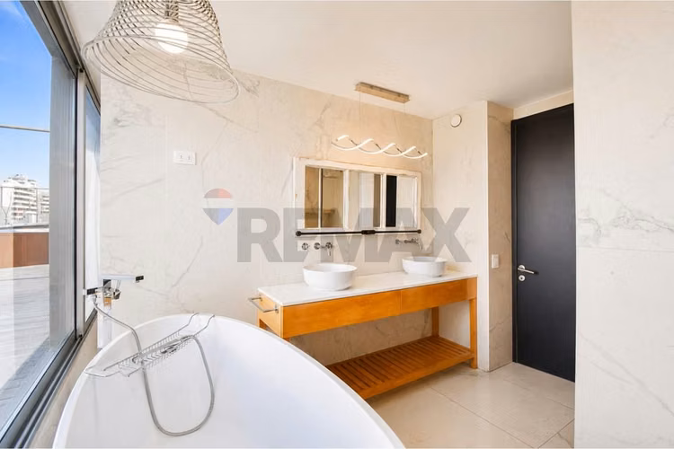 Penthouse norte con terraza 140 m²