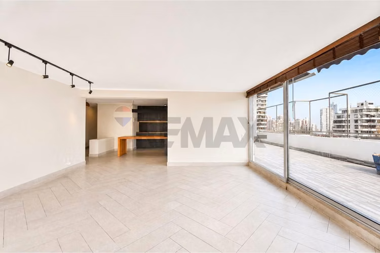 Penthouse norte con terraza 140 m²