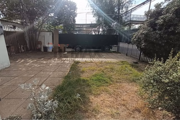 Esquina comercial , alta exposición.