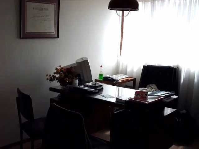 Oficina 46 m2 Colón esquina Las Heras Thno. Amoblada $380.000