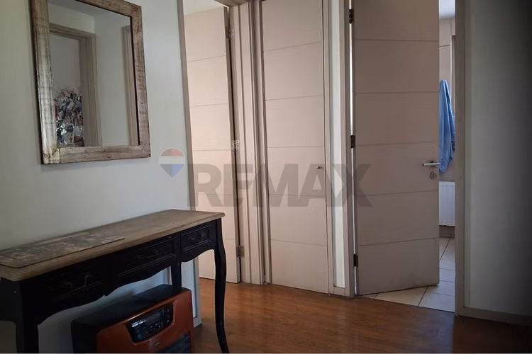 Hermosa casa aislada de 3 pisos en condominio