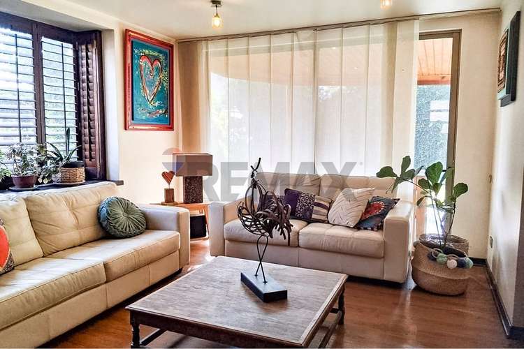 Hermosa casa aislada de 3 pisos en condominio - Imagen 5