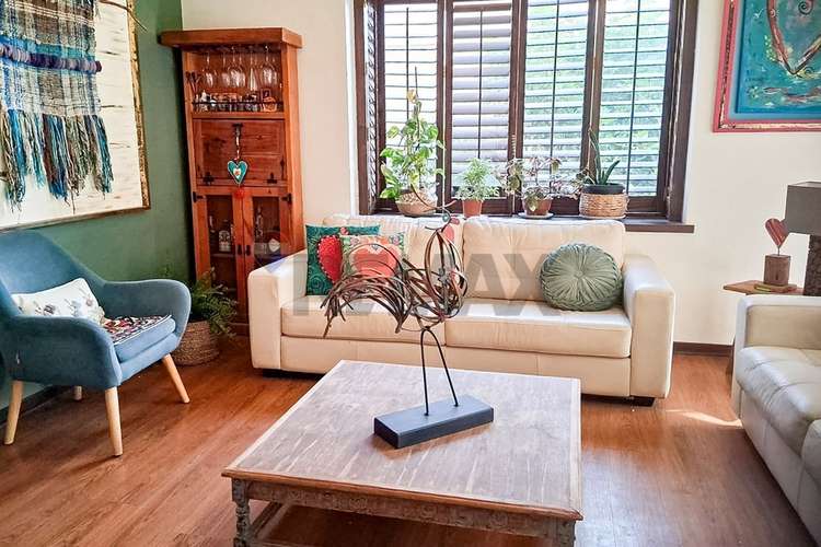 Hermosa casa aislada de 3 pisos en condominio - Imagen 4