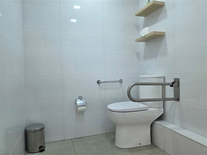 Oficina en Arriendo Uso Comercial en El Golf