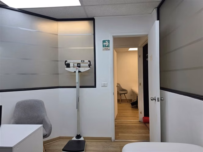 Oficina en Arriendo Uso Comercial en El Golf