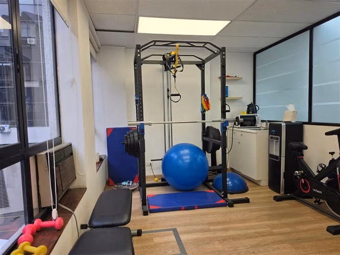 Oficina en Arriendo Uso Comercial en El Golf