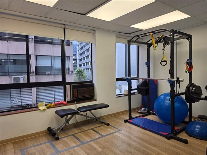 Oficina en Arriendo Uso Comercial en El Golf