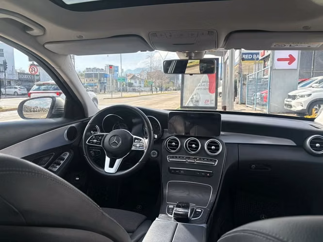 MERCEDES-BENZ 200 2019