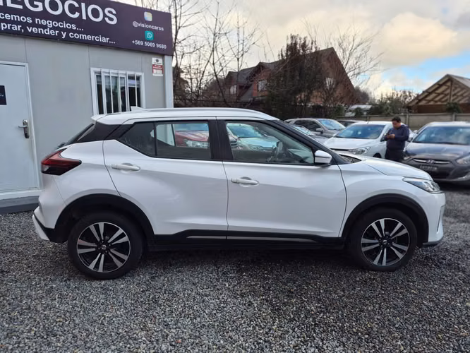 NISSAN KICKS 2021