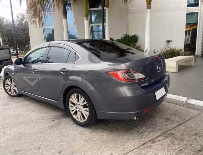 Excelente Mazda Atenza como nuevo( todo al día y transferencia inmediata)