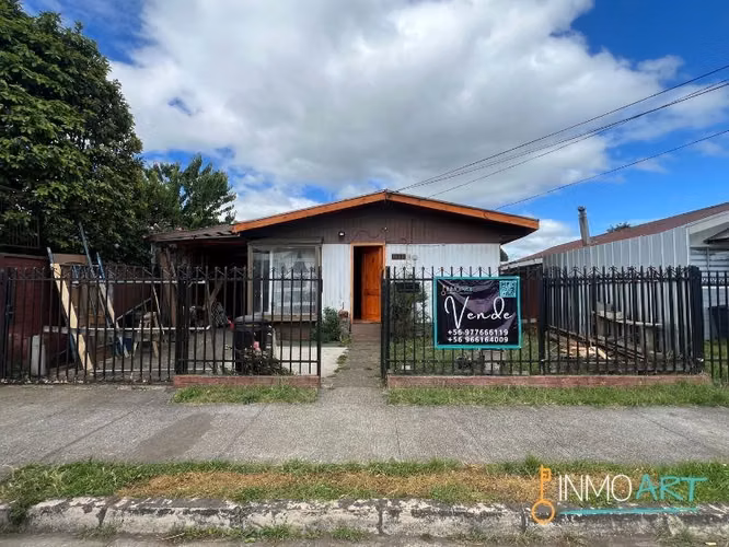 Casa en venta de 2 dorm + deptos. interiores en Temuco