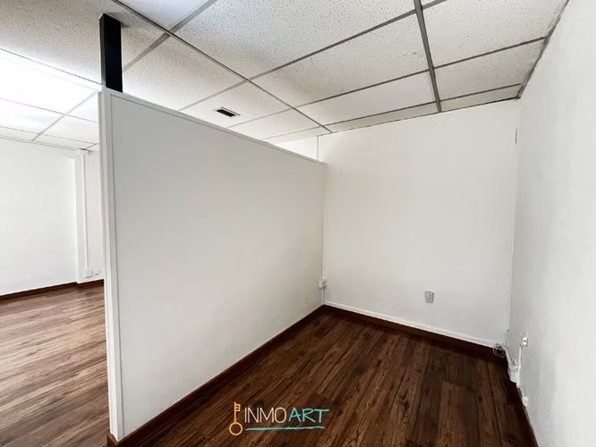 Arriendo oficina con 4 privados en el centro de Temuco