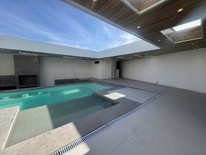 Casa con diseño Moderno (176118)