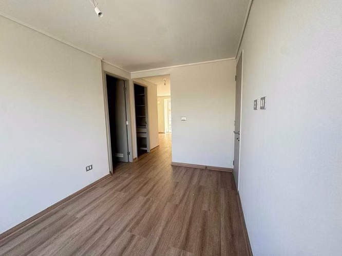 Casa con diseño Moderno (176118)