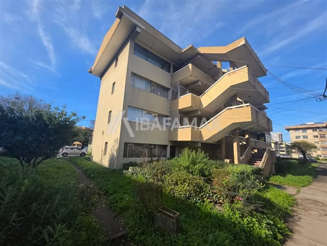 Departamento en venta de 3 dorm. Remodelación Paicavi