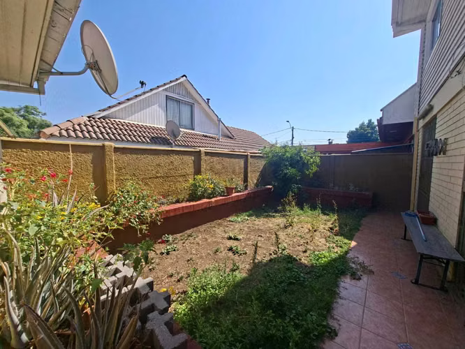 Casa en Venta, 4 dorm, 3 baños, servicio (176129)