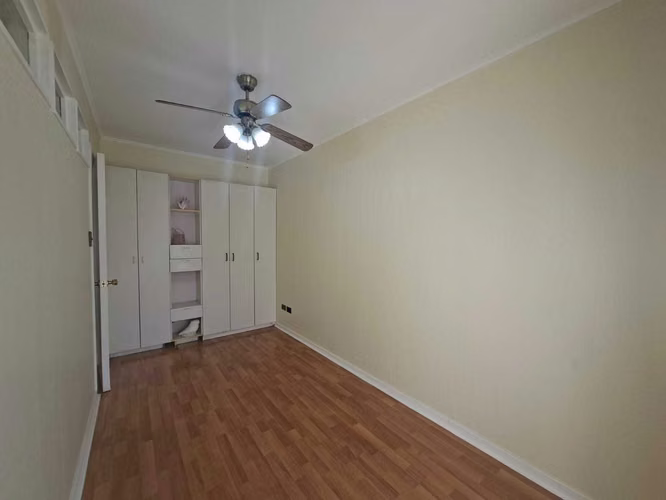 Casa en Venta, 4 dorm, 3 baños, servicio (176129)