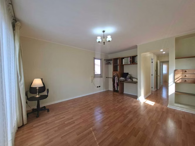 Casa en Venta, 4 dorm, 3 baños, servicio (176129)