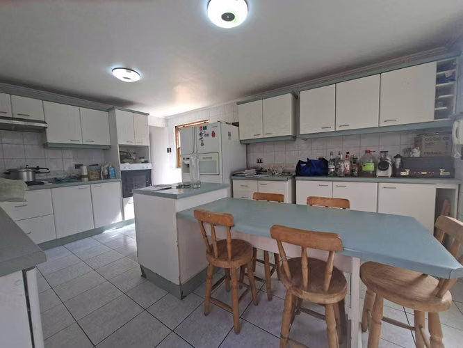 Casa en Venta, 4 dorm, 3 baños, servicio (176129)
