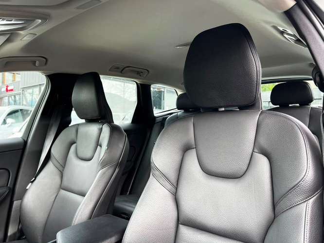 VOLVO XC60 II B5 AWD 2.0 2022 - Imagen 17