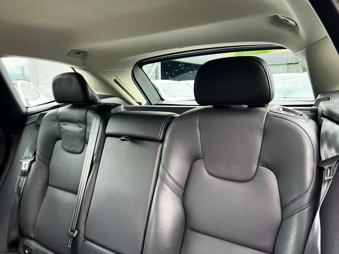 VOLVO XC60 II B5 AWD 2.0 2022 - Imagen 19
