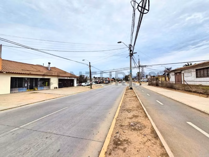 Arriendo local en Av. Gabriel González, La Serena