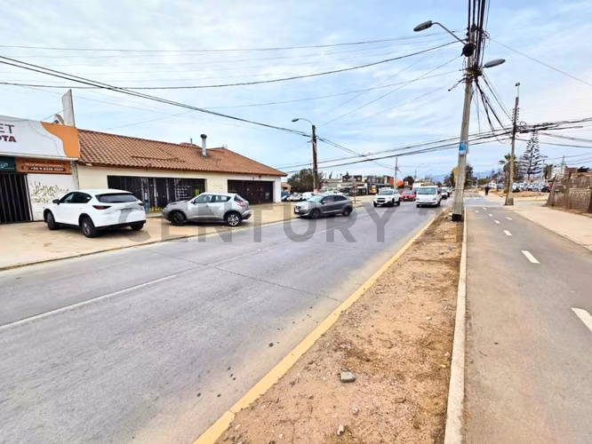 Arriendo local en Av. Gabriel González, La Serena