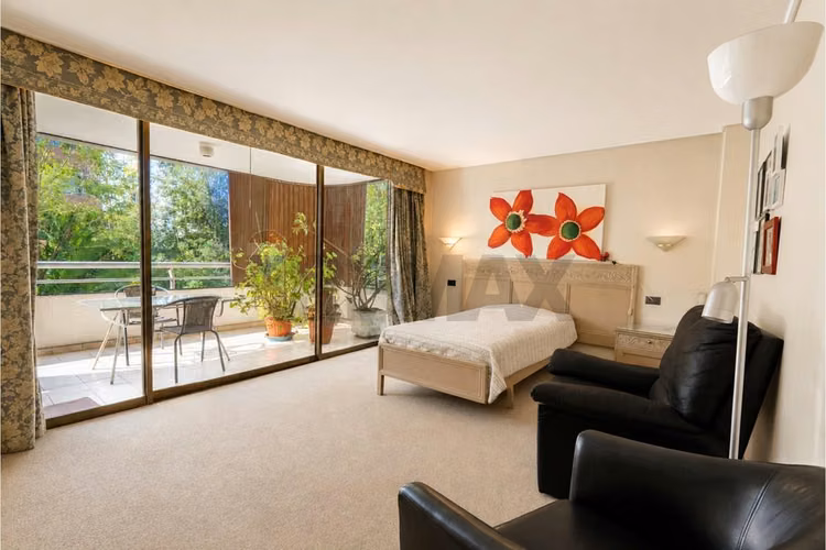Depto. 3 dorm. + serv. 176 mts2 totales, malaga