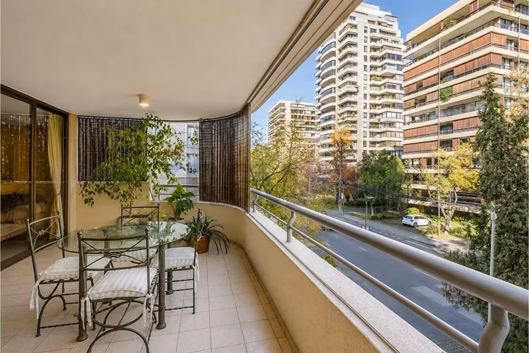 Depto. 3 dorm. + serv. 176 mts2 totales, malaga