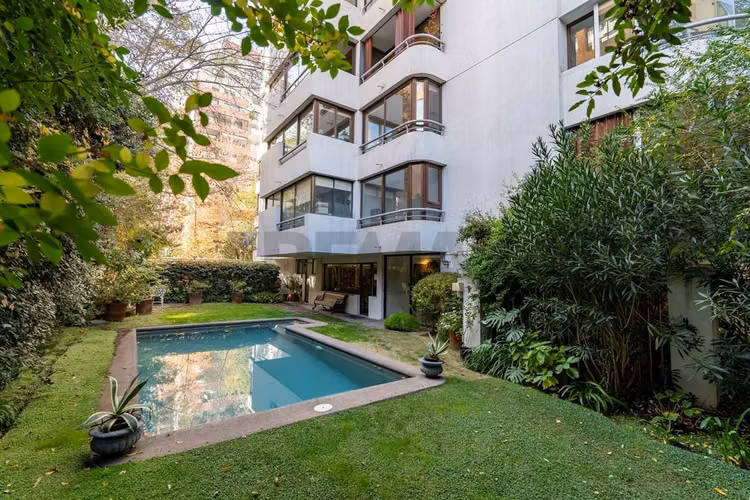 Depto. 3 dorm. + serv. 176 mts2 totales, malaga