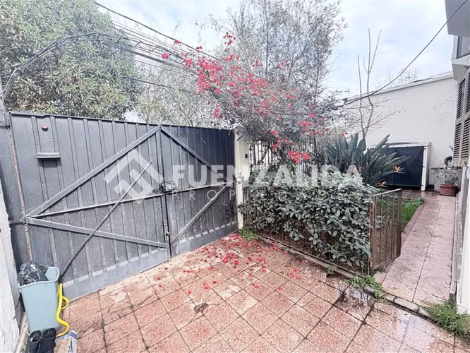 Casa en venta de 5 Dorm. en Estación Central