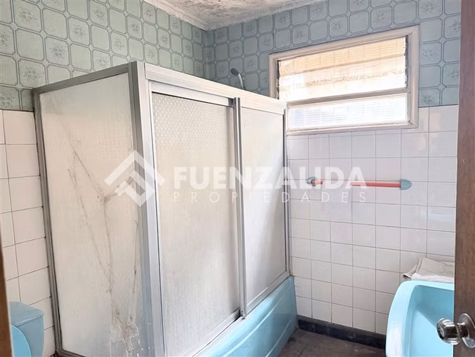 Casa en venta de 5 Dorm. en Estación Central