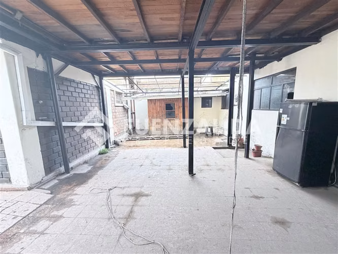 Casa en venta de 5 Dorm. en Estación Central