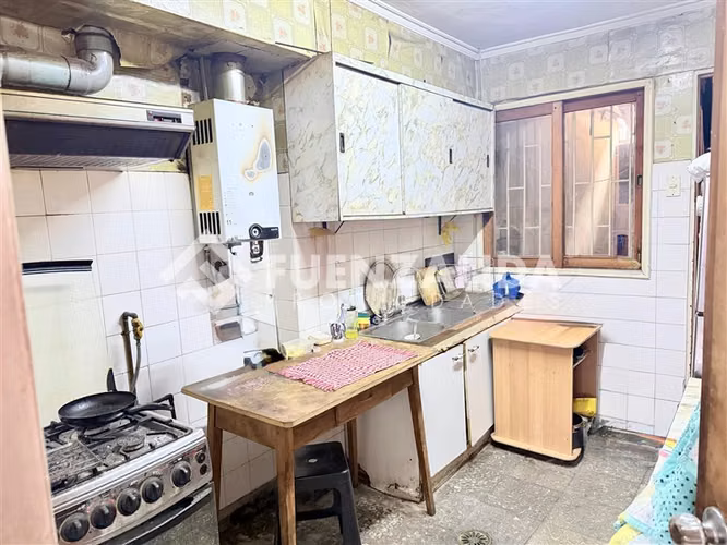 Casa en venta de 5 Dorm. en Estación Central