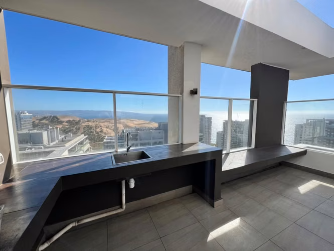 Estudio Moderno con Home Office y Terraza - Imagen 10