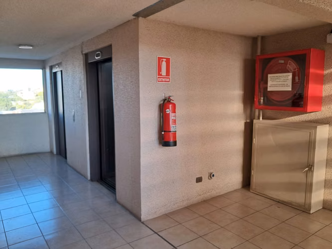 Oportunidad única en Talca centro: cómodo depto 2D/1B con ascensor y ubicación privilegiada!.