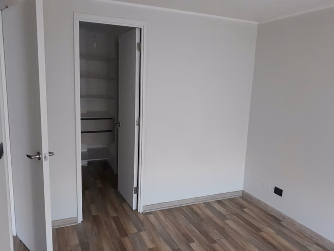 Arriendo lindo departamento 2D 2B excelente conectividad - Imagen 3