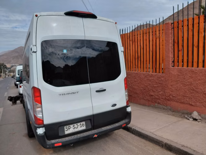 ¡Excelente oportunidad! Ford Transit Bus 17+1 Año 2024 – Solo 91.430 km – Lista para trabajar 