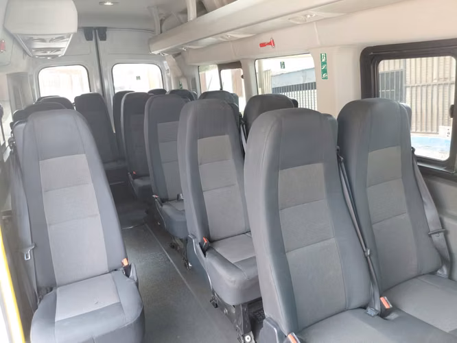 ¡Excelente oportunidad! Ford Transit Bus 17+1 Año 2024 – Solo 91.430 km – Lista para trabajar 