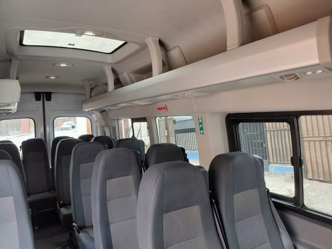 ¡Excelente oportunidad! Ford Transit Bus 17+1 Año 2024 – Solo 91.430 km – Lista para trabajar 