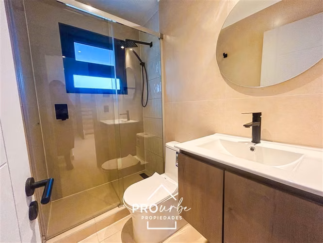 Casa nuva en venta de 3 dorm. en Las Condes