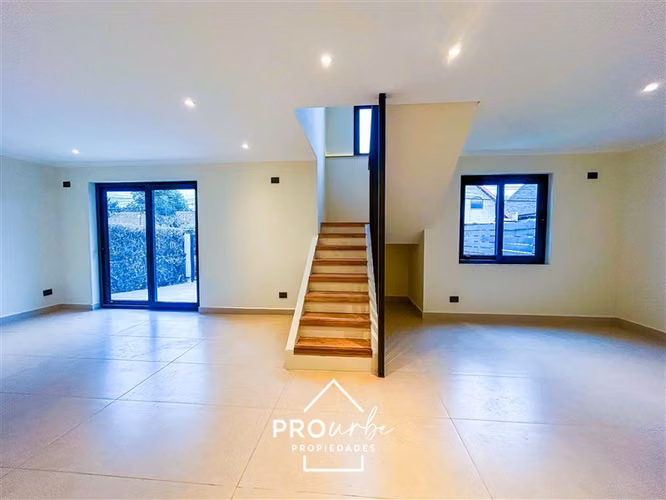 Casa nuva en venta de 3 dorm. en Las Condes