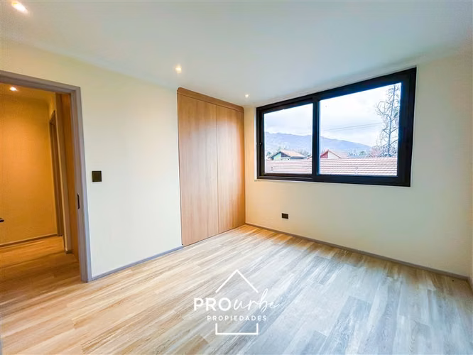 Casa nuva en venta de 3 dorm. en Las Condes